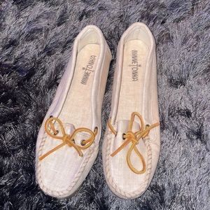 Minnetonka Moccasins Women Beige Canvas